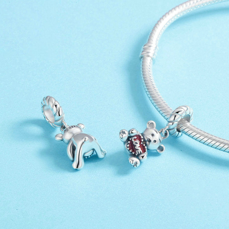 teddy love charm – bärenanhänger mit rotem herz & „love“-schriftzug - lunastein