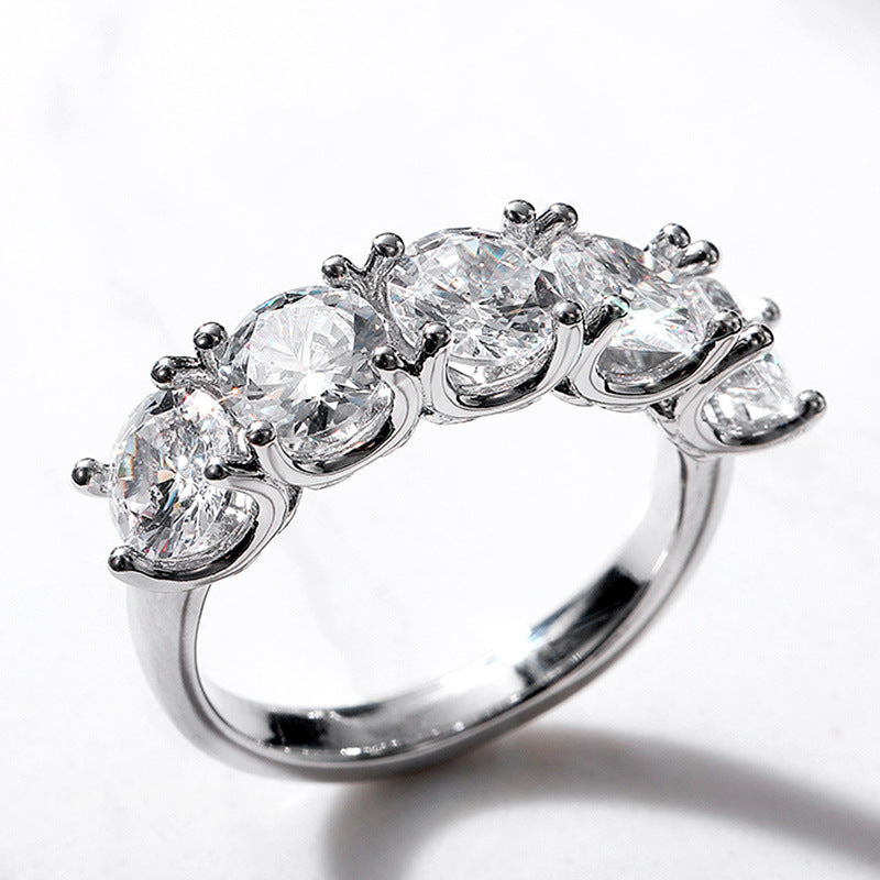 luxe radiance – statement-ring mit runden zirkonia | funkelnder damenring in silberoptik - lunastein