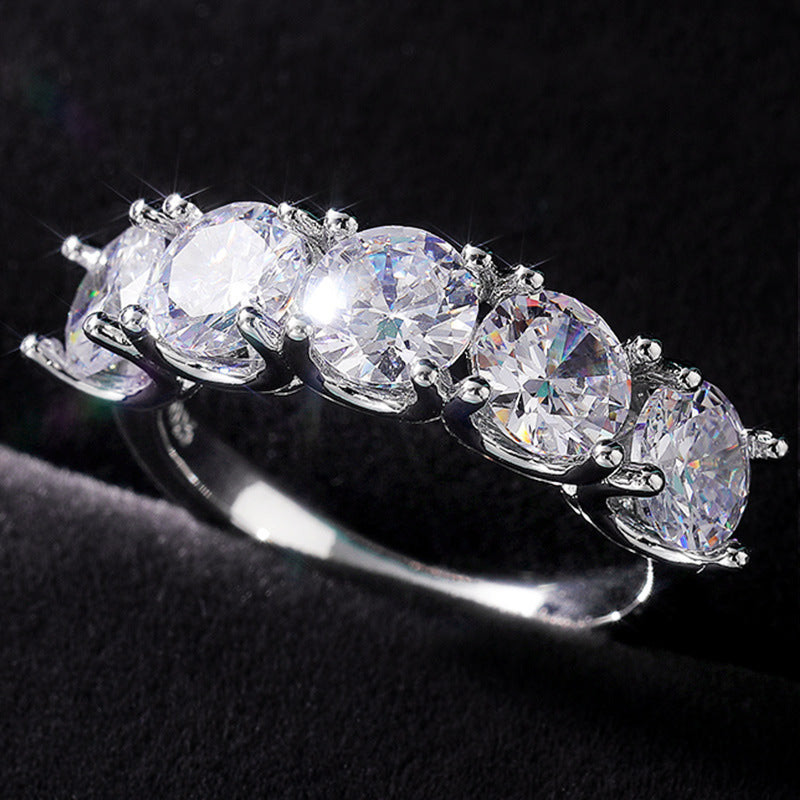 luxe radiance – statement-ring mit runden zirkonia | funkelnder damenring in silberoptik - lunastein