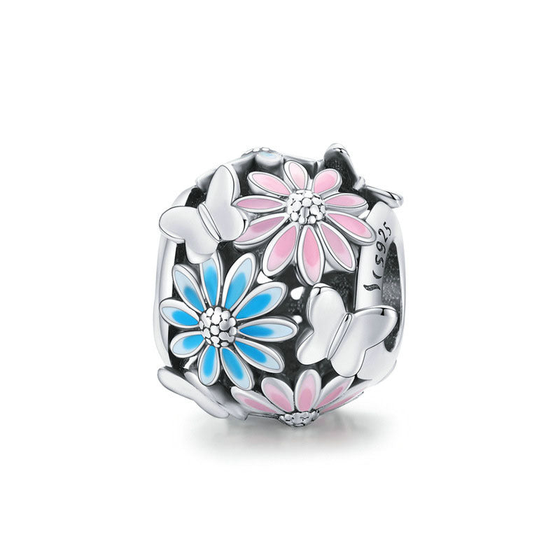 Daisy Butterfly Charm – Silberner Blumen-Charm mit Emaille & Schmetterlingen - Lunastein