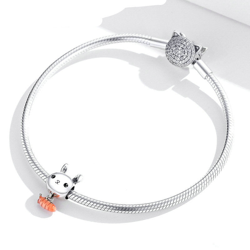 Bunny & Carrot Charm 2025 – Hasenanhänger mit Möhre in 925 Silber - Lunastein