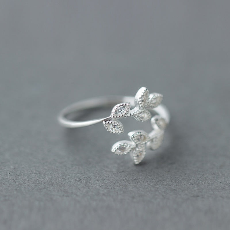 forest whisper – verstellbarer blätter-ring mit zirkonia aus 925er silber - lunastein