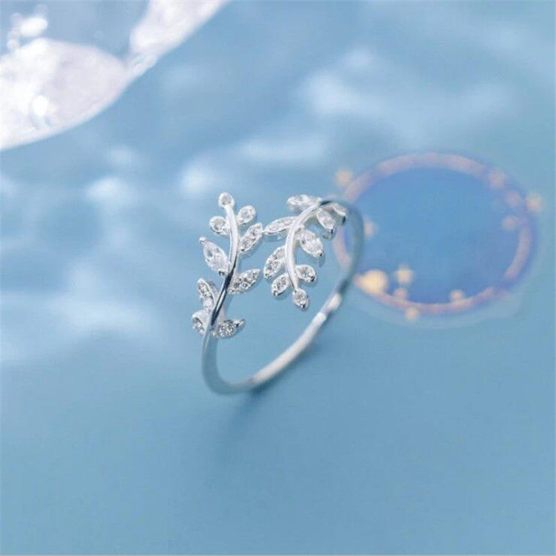 branch ring – filigraner verstellbarer damenring im blätterdesign - lunastein