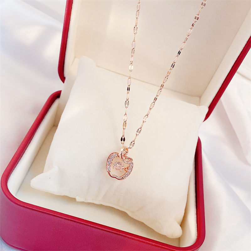 crown & charm – halskette mit zirkonia-anhänger in 11 zauberhaften designs - lunastein