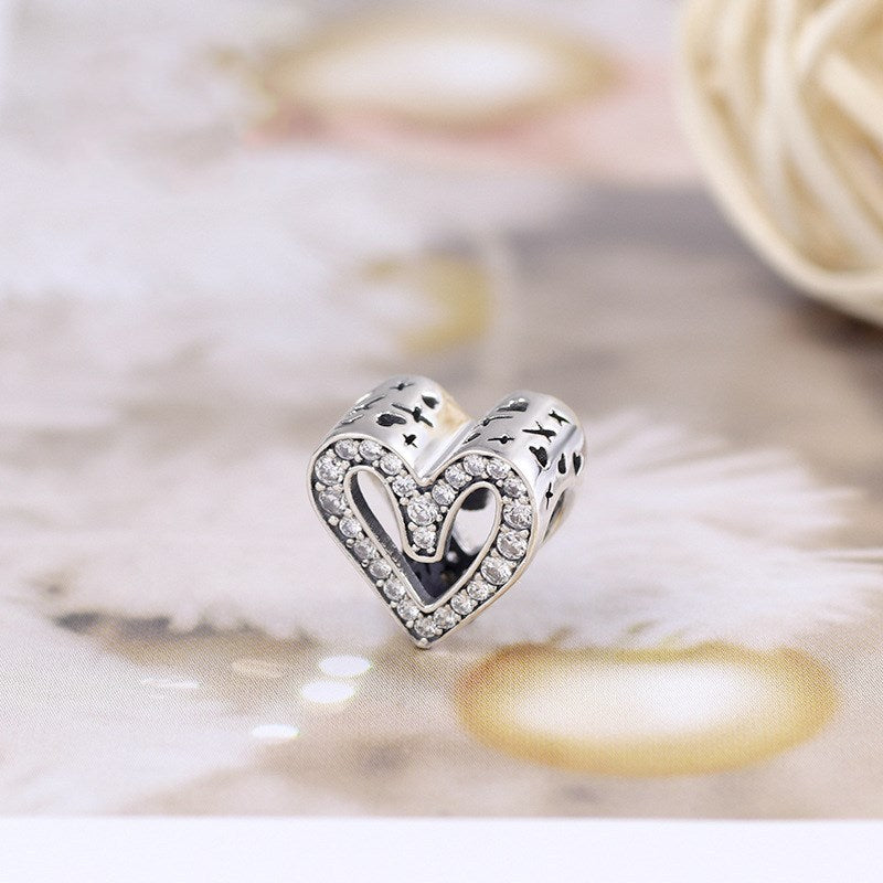 Love Heart Charm – Funkelndes Herz-Element aus 925 Silber mit Zirkonia - Lunastein