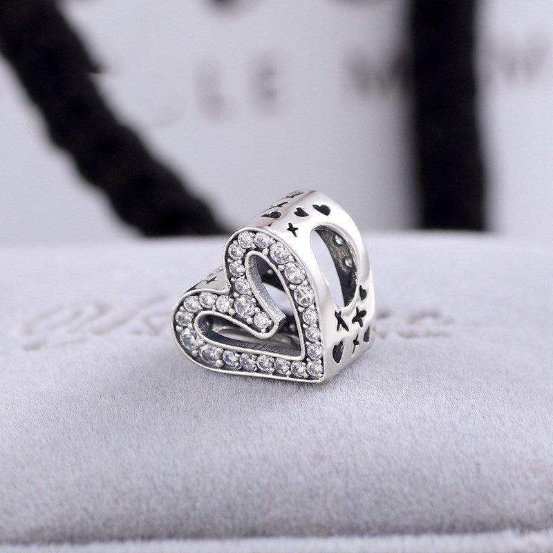 Love Heart Charm – Funkelndes Herz-Element aus 925 Silber mit Zirkonia - Lunastein
