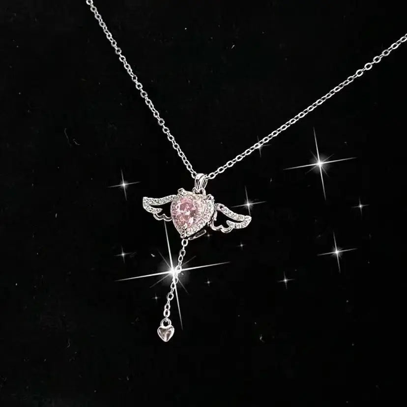 cupid's dream – halskette mit herz, flügeln & zirkonia in gold oder silber - lunastein