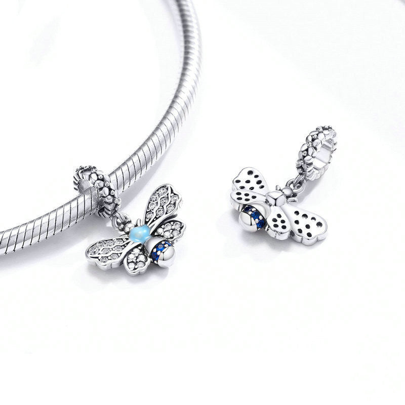 blue bee charm – bienen-anhänger aus 925 silber mit zirkonia - lunastein