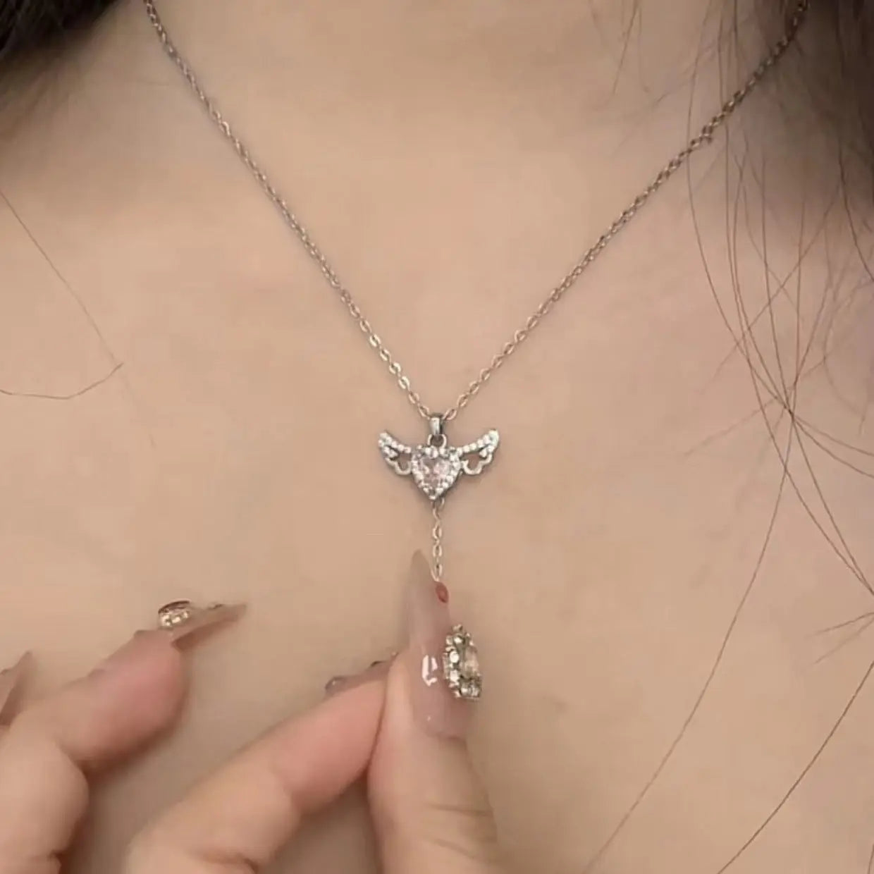 cupid's dream – halskette mit herz, flügeln & zirkonia in gold oder silber - lunastein