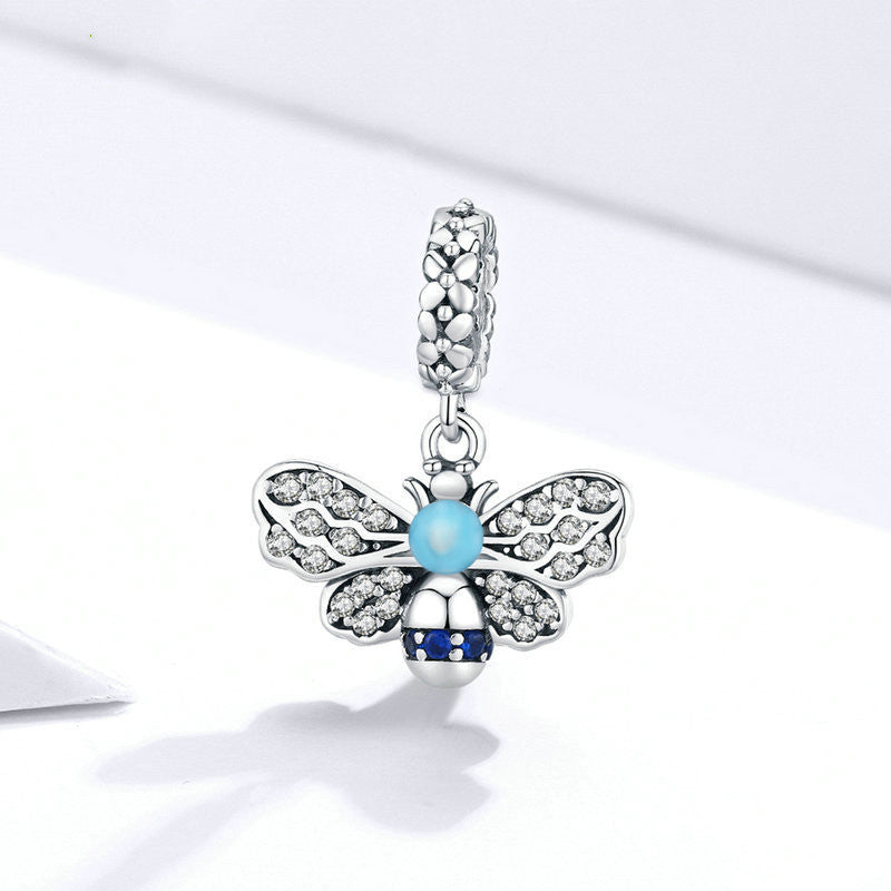 blue bee charm – bienen-anhänger aus 925 silber mit zirkonia - lunastein