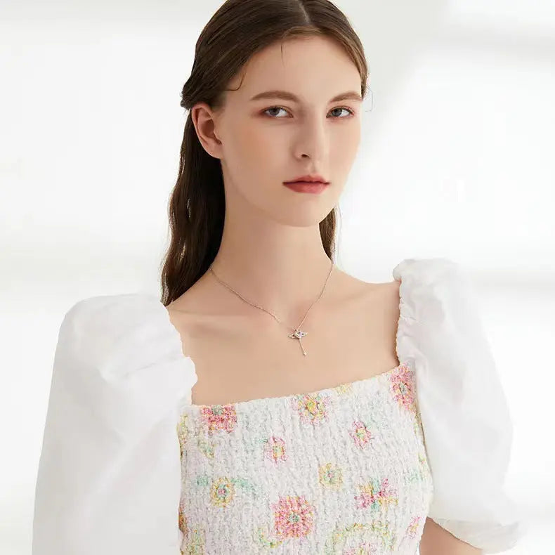 Cupid's Dream – Halskette mit Herz, Flügeln & Zirkonia in Gold oder Silber - Lunastein