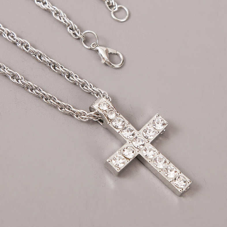 faith sparkle – kreuz-halskette mit kristallbesatz in silber oder gold - lunastein