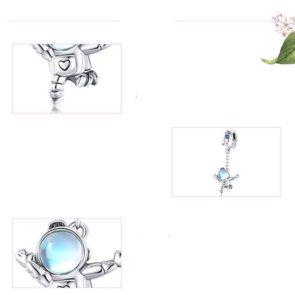 Astronaut Charm 2025 – Anhänger mit Rakete & Mondstein in 925 Silber - Lunastein