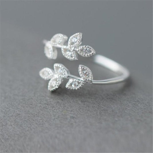 FOREST WHISPER – Verstellbarer Blätter-Ring mit Zirkonia aus 925er Silber - Lunastein