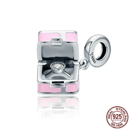 Proposal Box Charm – Verlobungsanhänger mit Ring in Geschenkbox - Lunastein