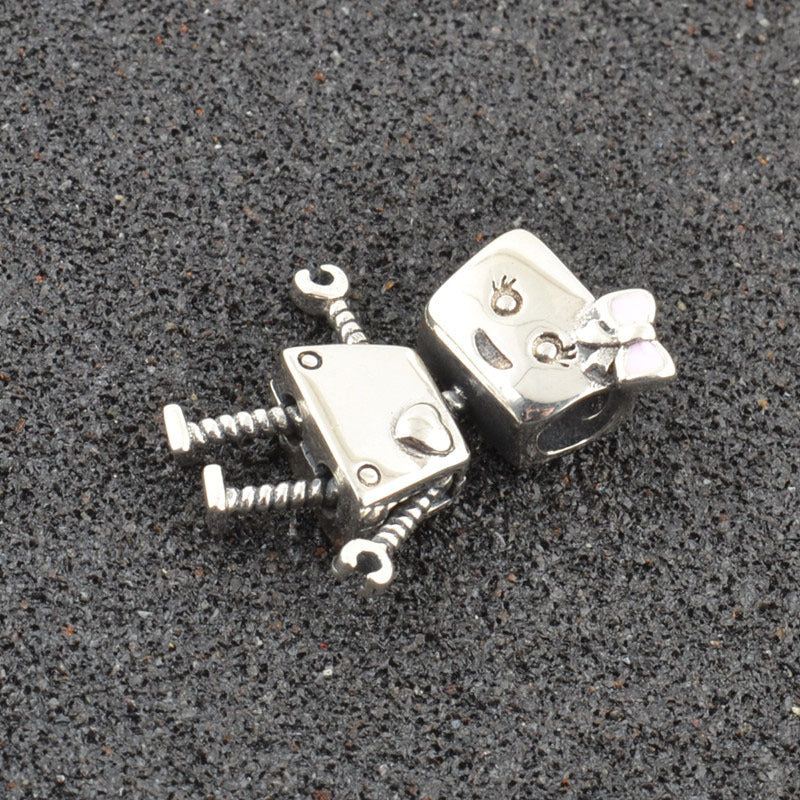 Robot Girl Charm – Süßer Roboter-Anhänger aus 925 Silber mit Herz und Schleife - Lunastein