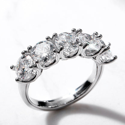 LUXE RADIANCE – Statement-Ring mit runden Zirkonia | Funkelnder Damenring in Silberoptik - Lunastein