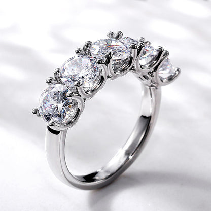 LUXE RADIANCE – Statement-Ring mit runden Zirkonia | Funkelnder Damenring in Silberoptik - Lunastein