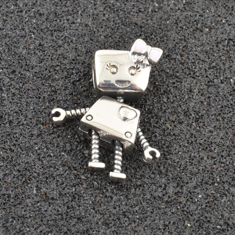 robot girl charm – süßer roboter-anhänger aus 925 silber mit herz und schleife - lunastein