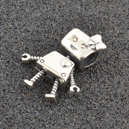 Robot Girl Charm – Süßer Roboter-Anhänger aus 925 Silber mit Herz und Schleife - Lunastein
