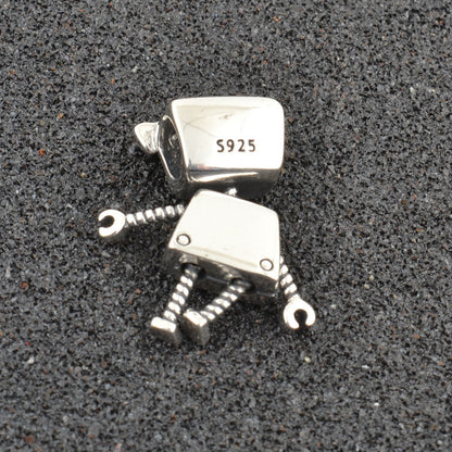 Robot Girl Charm – Süßer Roboter-Anhänger aus 925 Silber mit Herz und Schleife - Lunastein