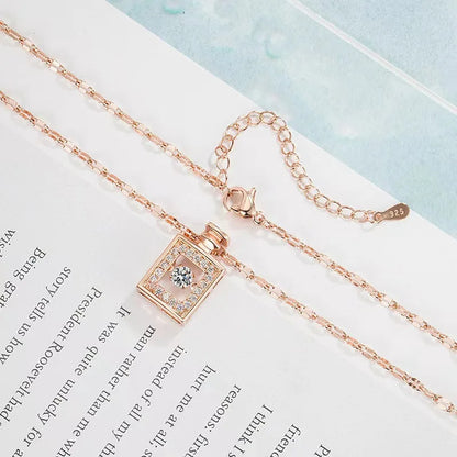 Crown & Charm – Halskette mit Zirkonia-Anhänger in 11 zauberhaften Designs - Lunastein