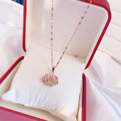 Crown & Charm – Halskette mit Zirkonia-Anhänger in 11 zauberhaften Designs - Lunastein