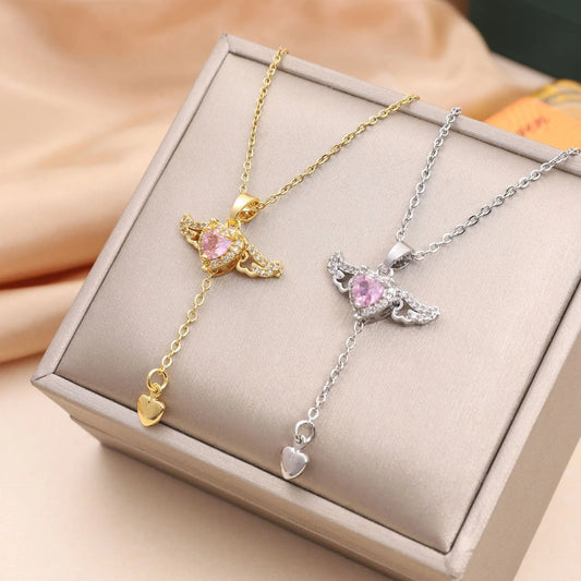 Cupid's Dream – Halskette mit Herz, Flügeln & Zirkonia in Gold oder Silber - Lunastein