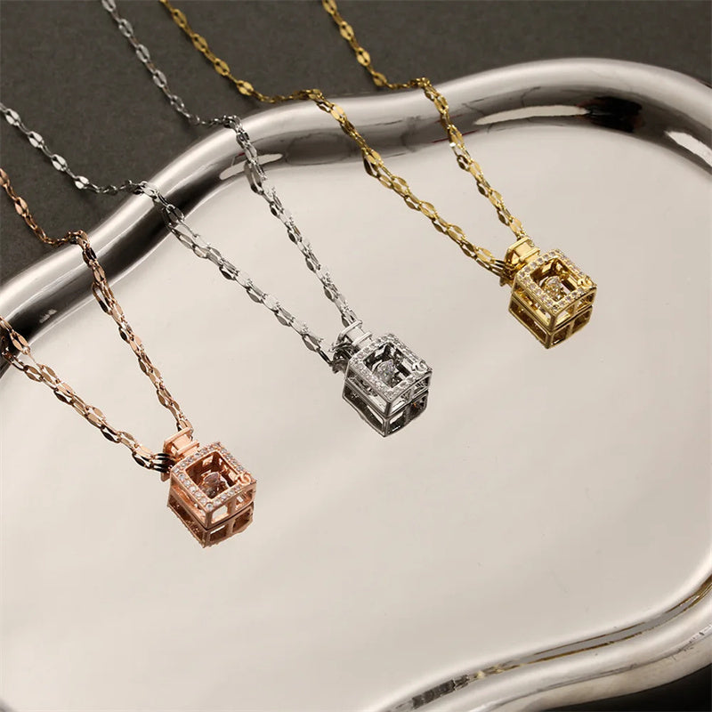 Crown & Charm – Halskette mit Zirkonia-Anhänger in 11 zauberhaften Designs - Lunastein