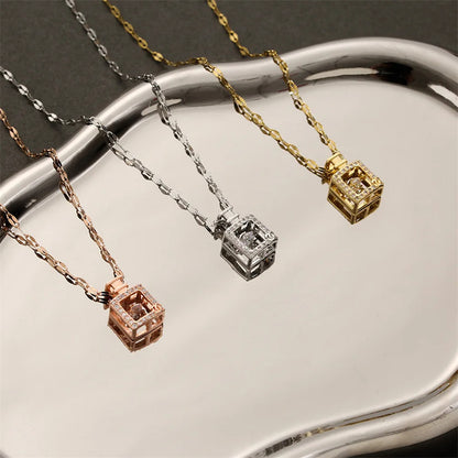 Crown & Charm – Halskette mit Zirkonia-Anhänger in 11 zauberhaften Designs - Lunastein