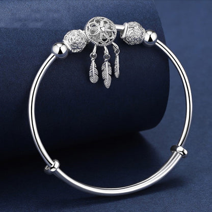 Traumfängerlicht – Charm-Armband in Silberoptik mit Federanhängern - Lunastein